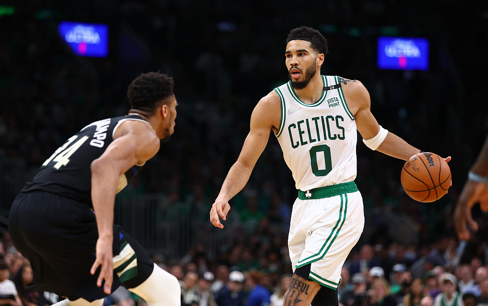 九游-字母哥在DWG比赛中挺进下一轮，挺进下一轮引发热议！的简单介绍