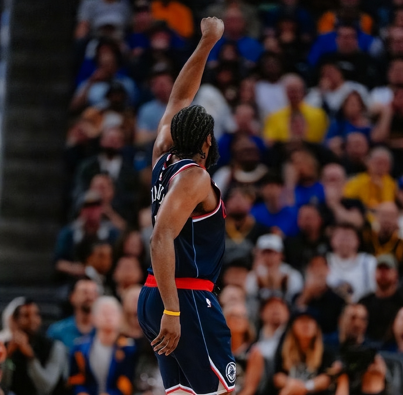 九游-哈登回归赛场，逆转首场状态亮眼，篮网观众沸腾！的简单介绍